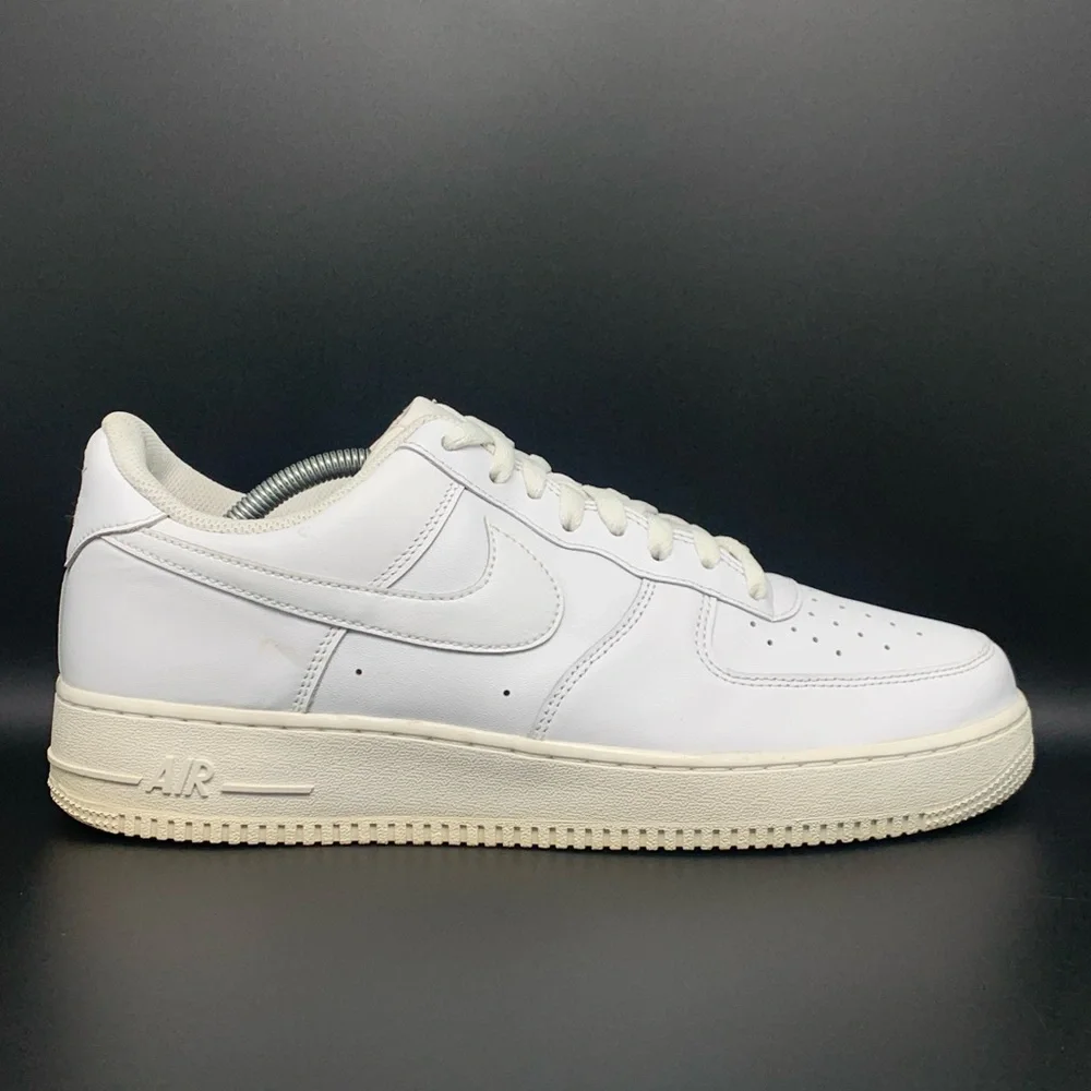 Nike Air Force 1’s ‘07 Triple White Shoes‎ Men’s Sz 11.5